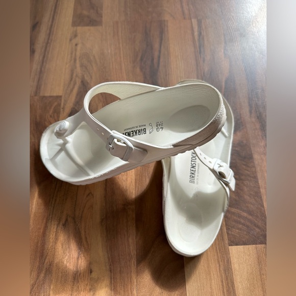 Birkenstock women’s Gizeh EVA thong in white size 40 (9.5) - Picture 16 of 17